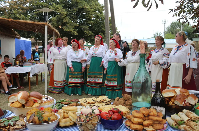 Погода в крыловской краснодарского края. День района ст. Крыловская Крыловского района 2022. Казачий курень на день города. Глава Крыловского района фото.